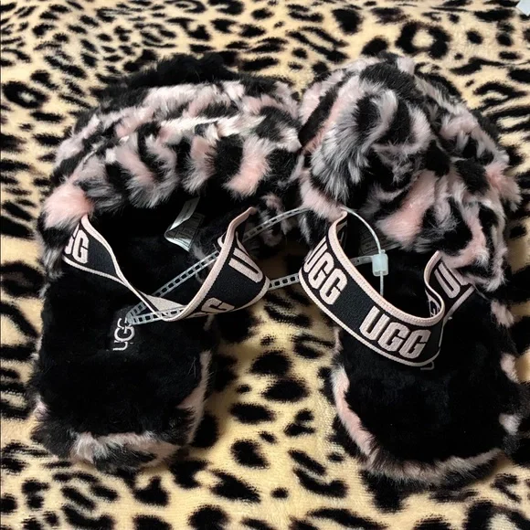 🎀 UGG Animal Print Fluffy Slides 🎀 - Picture 2 of 4